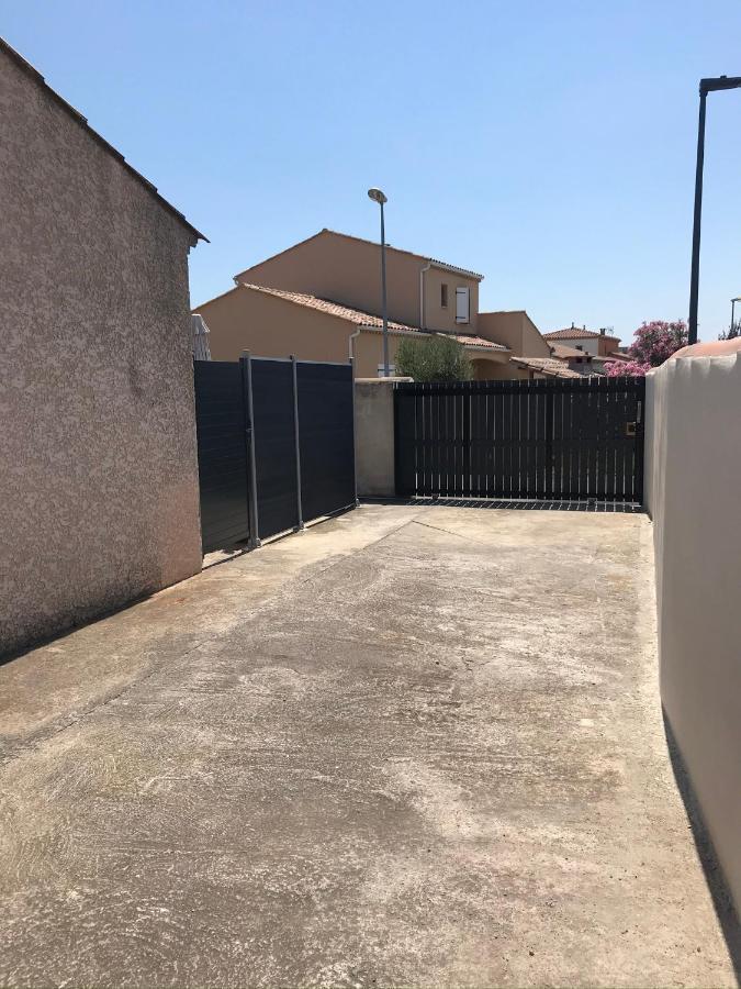 Gite De Larmonys Gigean Esterno foto