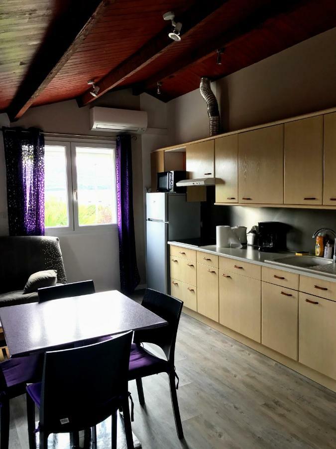 Gite De Larmonys Gigean Esterno foto