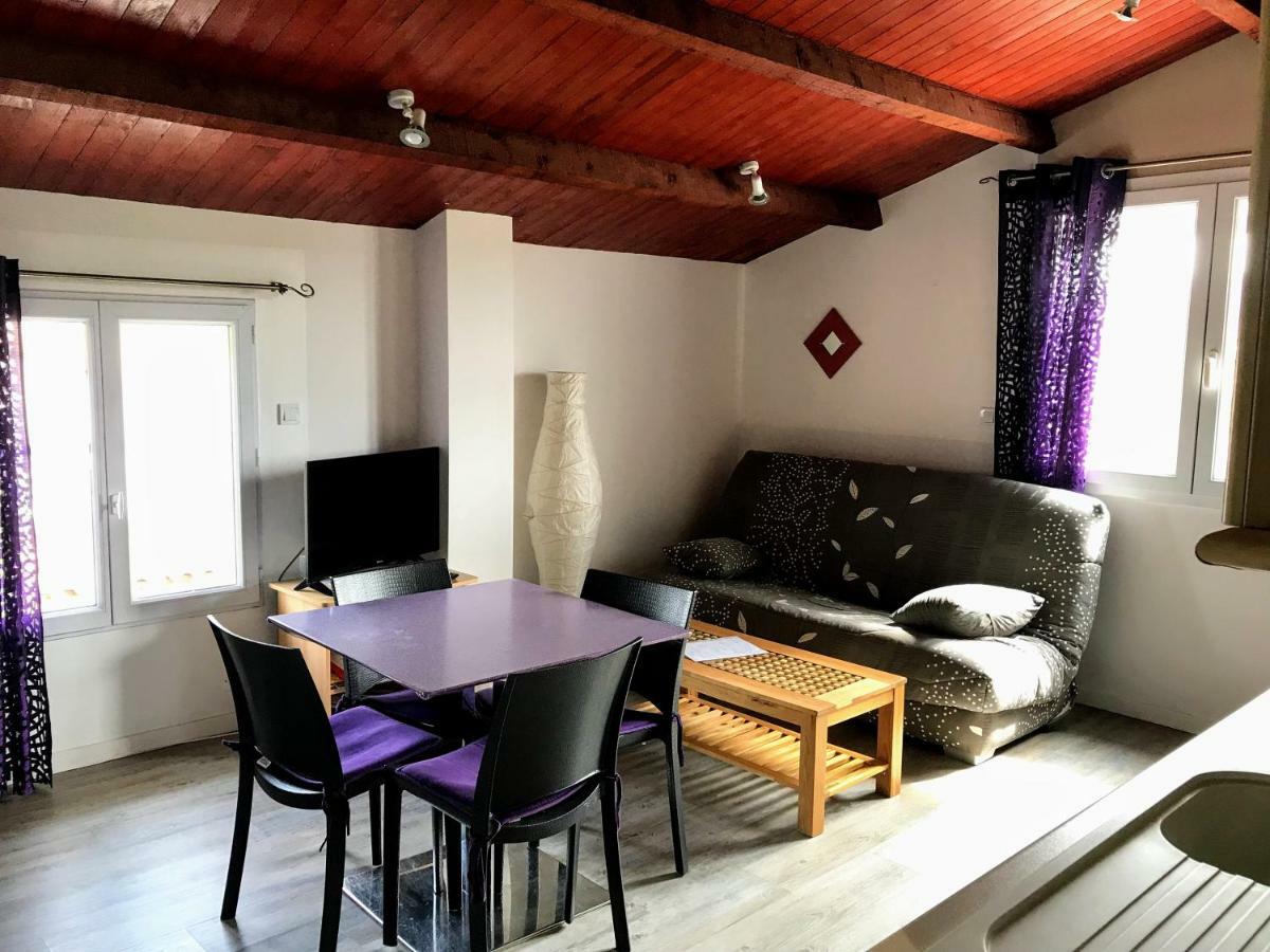 Gite De Larmonys Gigean Esterno foto